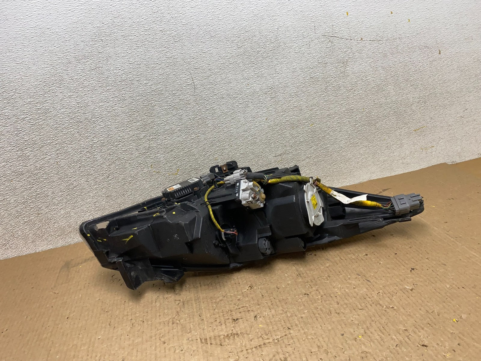 2010 - 2013 Mazda 3 Left Driver Xenon HID Headlight Oem W5315 DG9