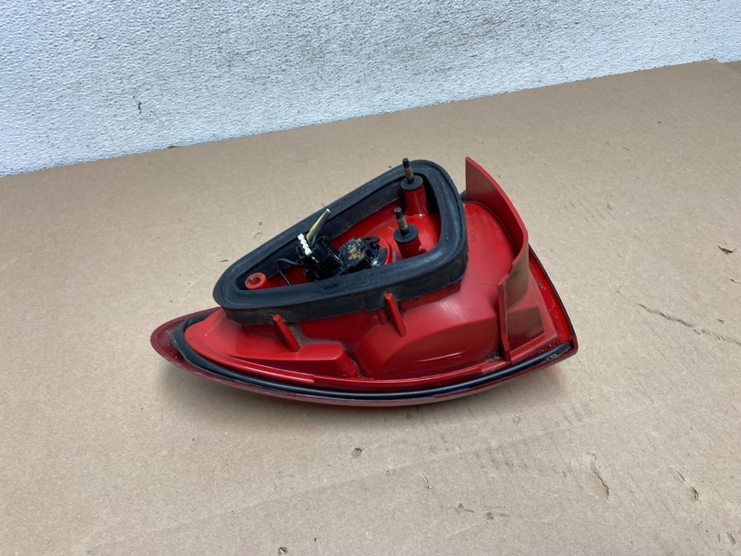 2003 2004 2005 Chevrolet Cavalier Left Driver LH Tail Light AG5751 DW5