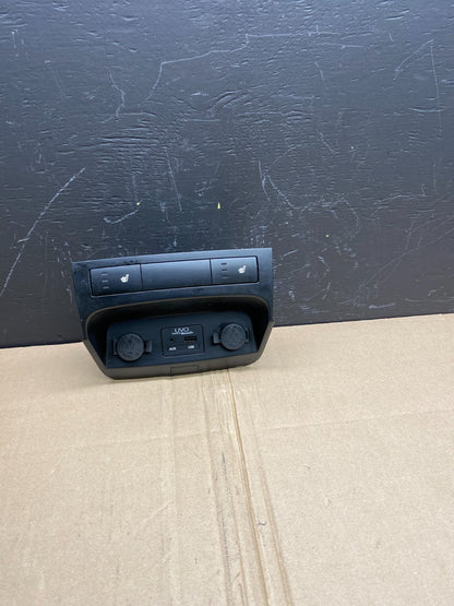 2011-2013 Kia Sorento Center Seat Heater Switches Aux USB Power Outlet AB8658 DG0