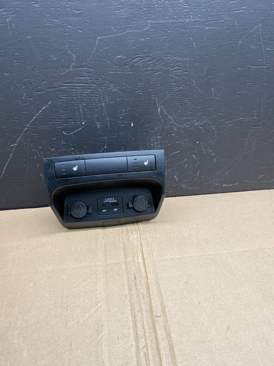 2011-2013 Kia Sorento Center Seat Heater Switches Aux USB Power Outlet AB8658 DG0