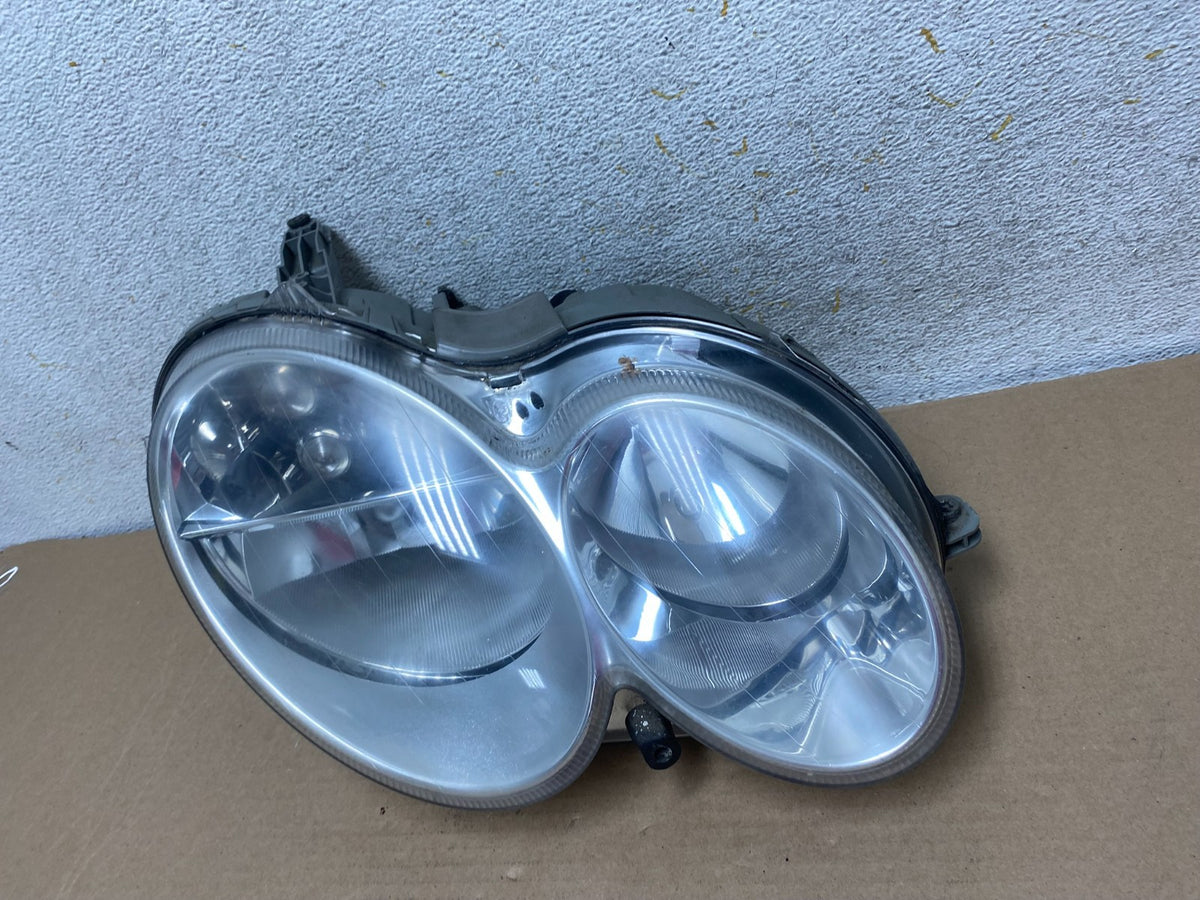 2003-2005 Mercedes Benz W209 CLK Right Passenger Halogen Headlight AH9327 DW1