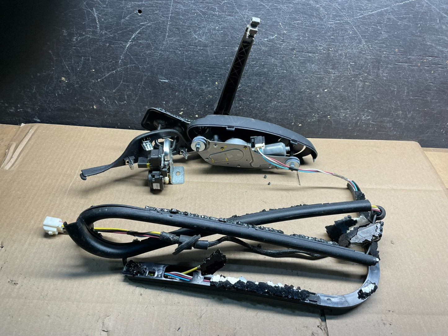 2011-2013 Jeep Grand Cherokee Tailgate Back Door Rear Wiper Motor Wiper V9050 DG2