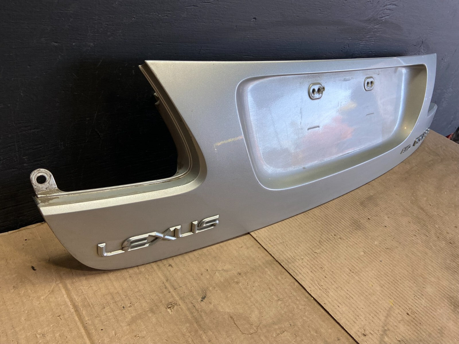 2007 to 2011 Lexus GS430 Trunk License Plate Trim Panel Cover 76801-30140 D94122