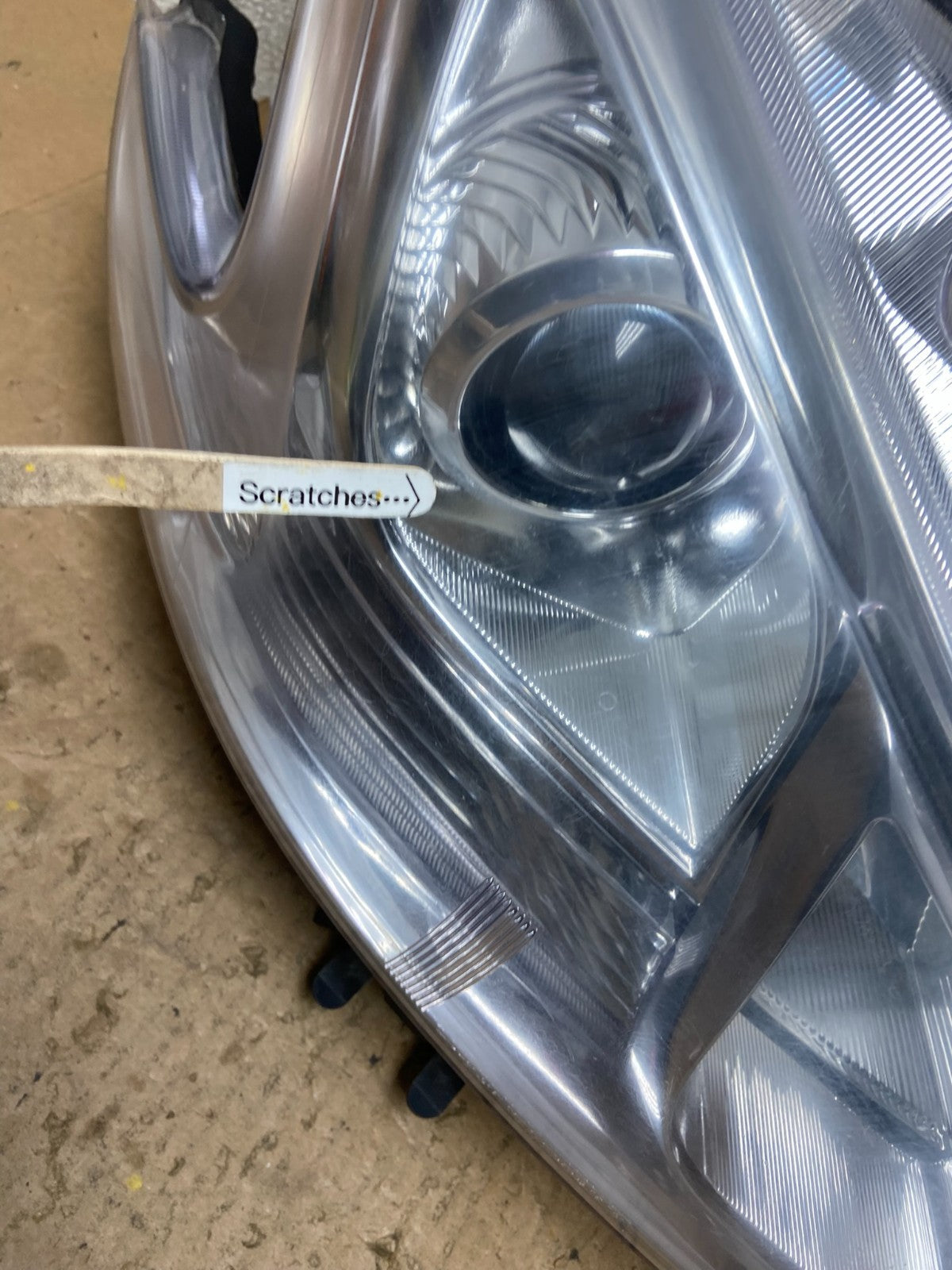 2009 - 2014 Nissan Maxima Headlight Right Passenger Xenon HID TYC Z9277 DW3