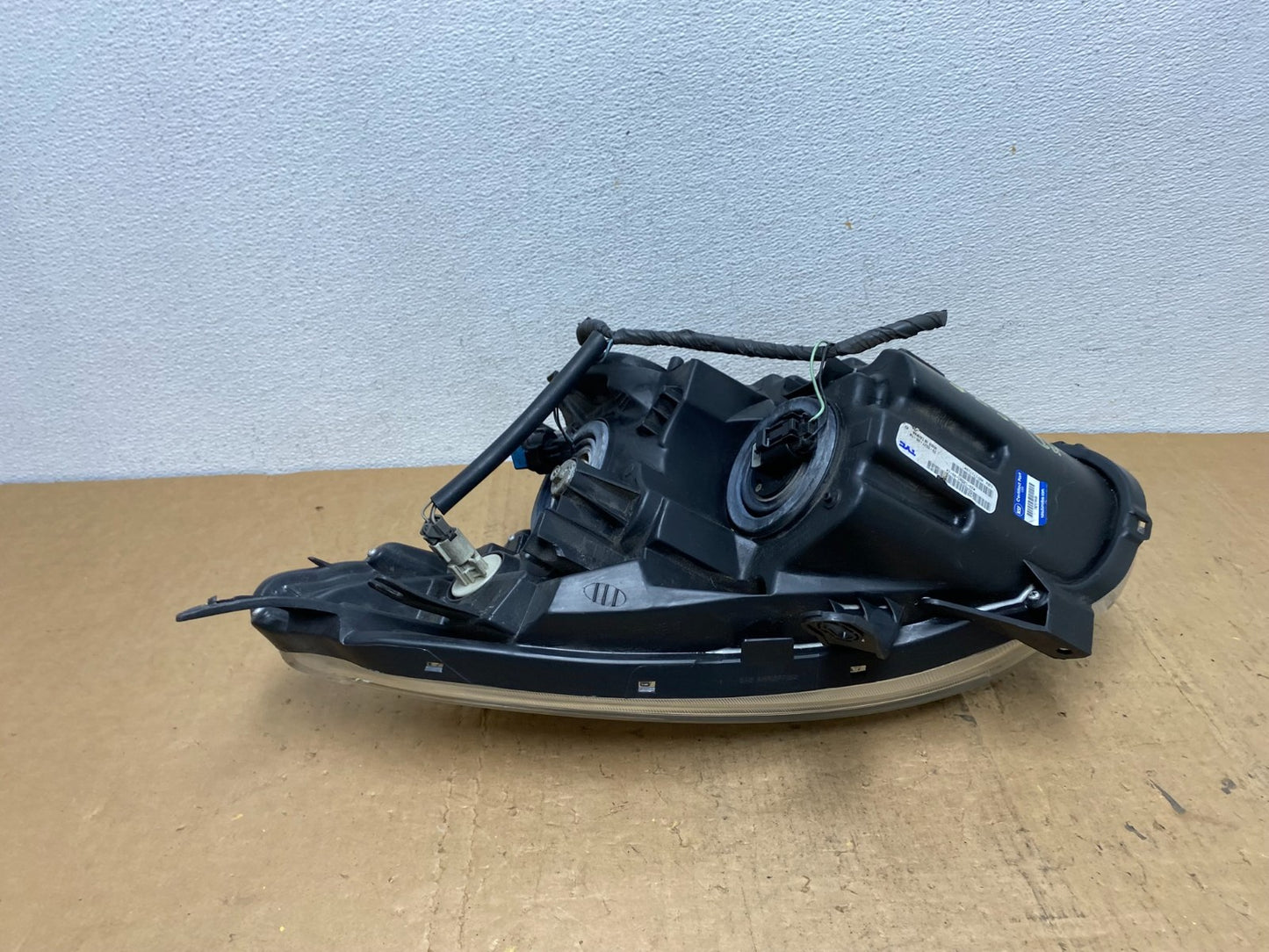 2009-2013 Nissan Rogue Right Passenger Halogen Headlight TYC AD0525 DW5