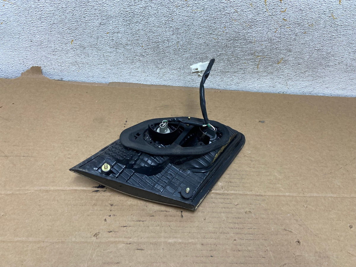 2002 2003 2004 Lexus Es300 Es330 Right Passenger Inner Tail Light AH78254