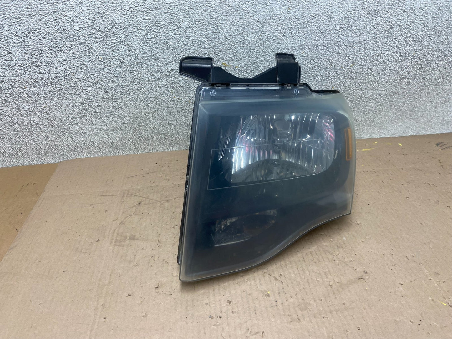 2007 - 2014 Ford Expedition Left Driver LH Side Headlight Halogen Oem AA0573 DW2