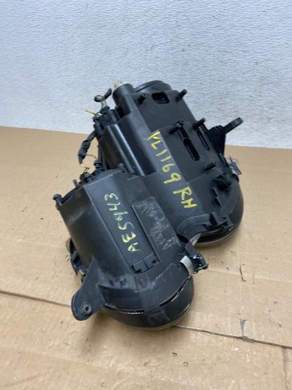 2003-2006 Mercedes E E320 E350 Class Right Passenger Halogen Headlight AE5943 DW7