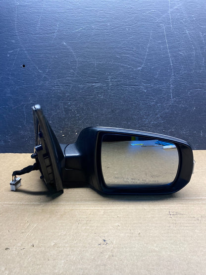 2011 to 2015 Kia Sorento Right Passenger Door Mirror Turn Signal AF8853 DG9