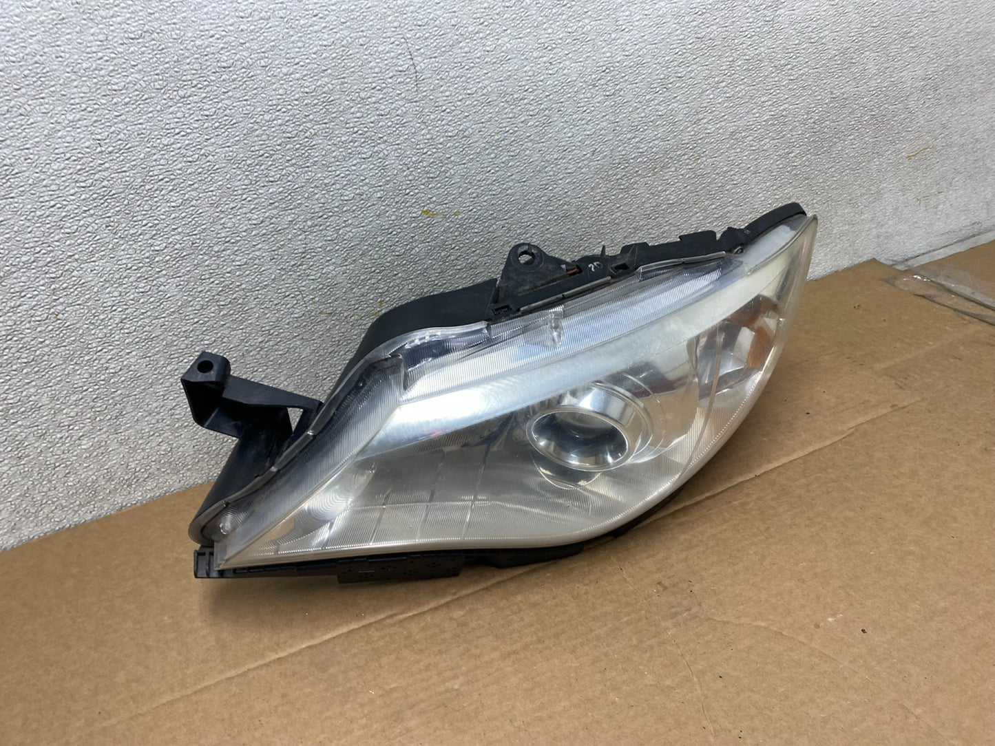 2008 - 2011  Subaru Impreza Left Driver LH Side Halogen Headlight Oem Z1258 DW2