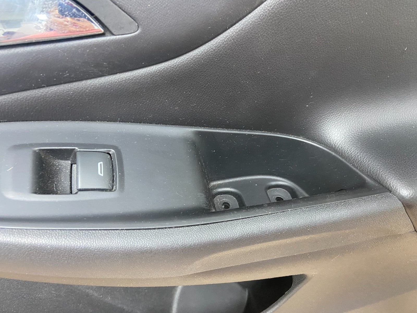 2016 to 2019 Chevrolet Volt Front Right Passenger Interior Door Panel r3071 DG3