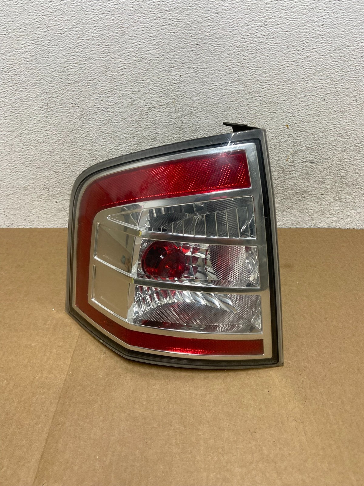 2007 to 2010 Ford Edge Tail light Left Driver Side AF9485 DW0