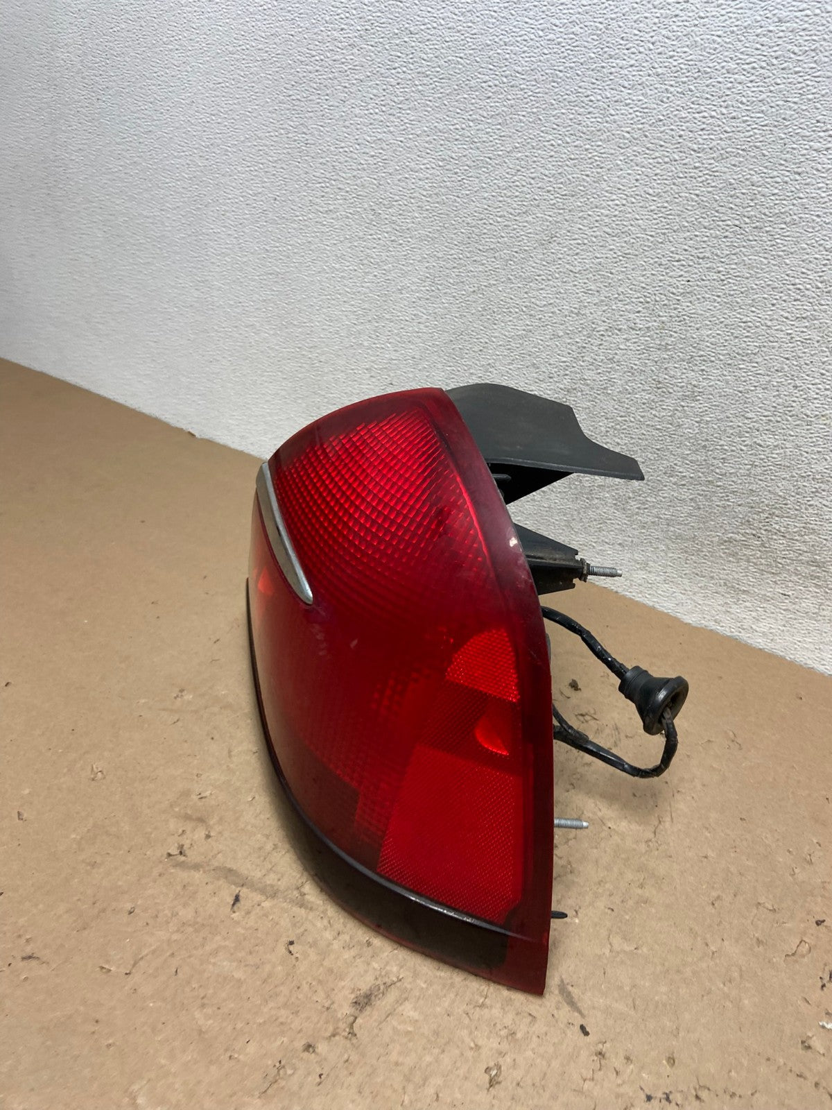 1998 to 2002 Mercury Grand Marquis Right Passenger Rh Side Tail Light AG4436 LK1