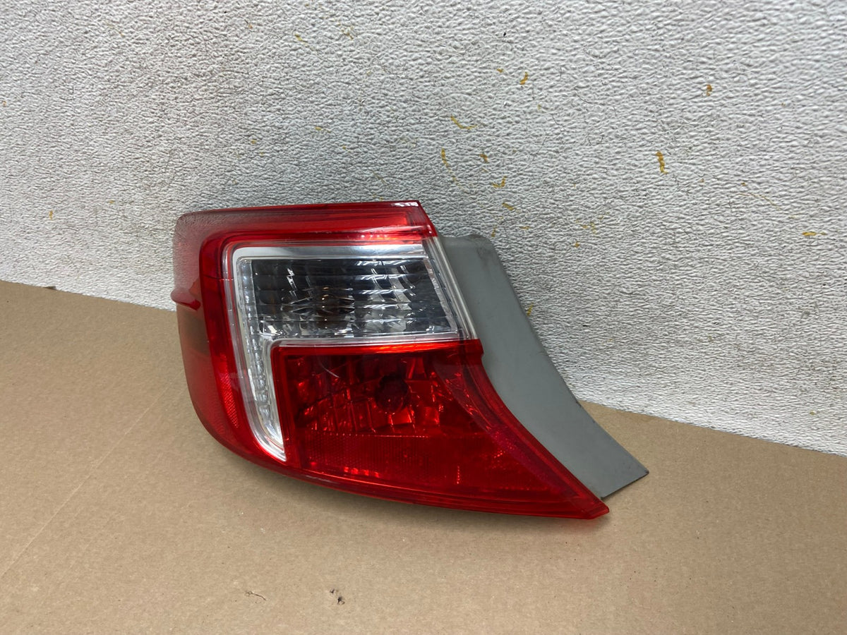2012 2013 2014 Toyota Camry Left Driver LH Side Tail Light AH6642 LK2