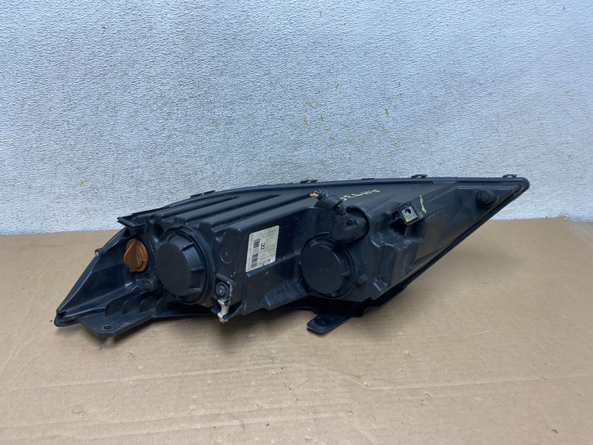 2011 to 2013 Kia Sorento Right Passenger RH Side Headlight Halogen AH9364 DW7