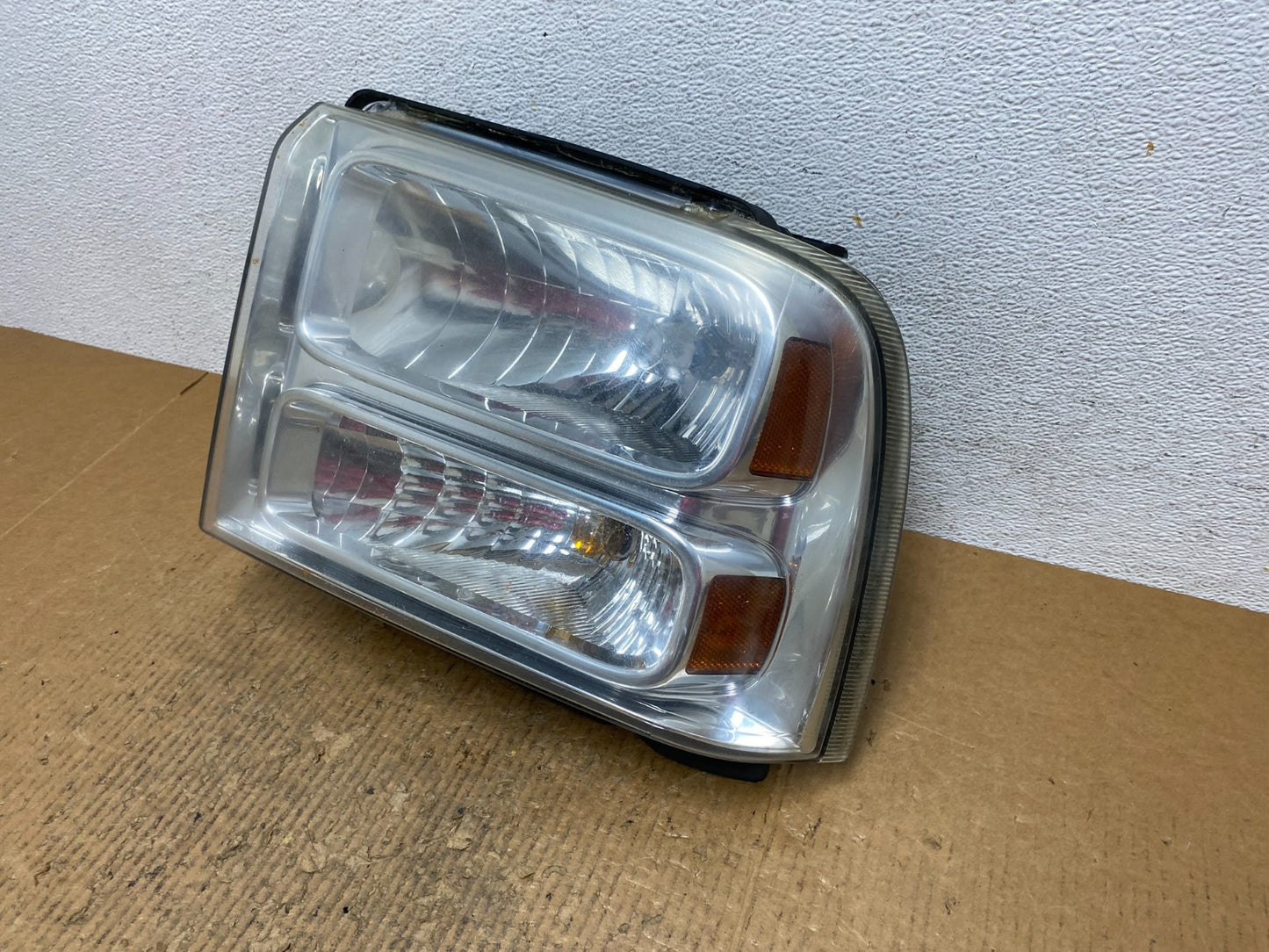 2005-2007 Ford F-250 F250 Super Duty Left Driver LH Side Headlight AE2748 DW1