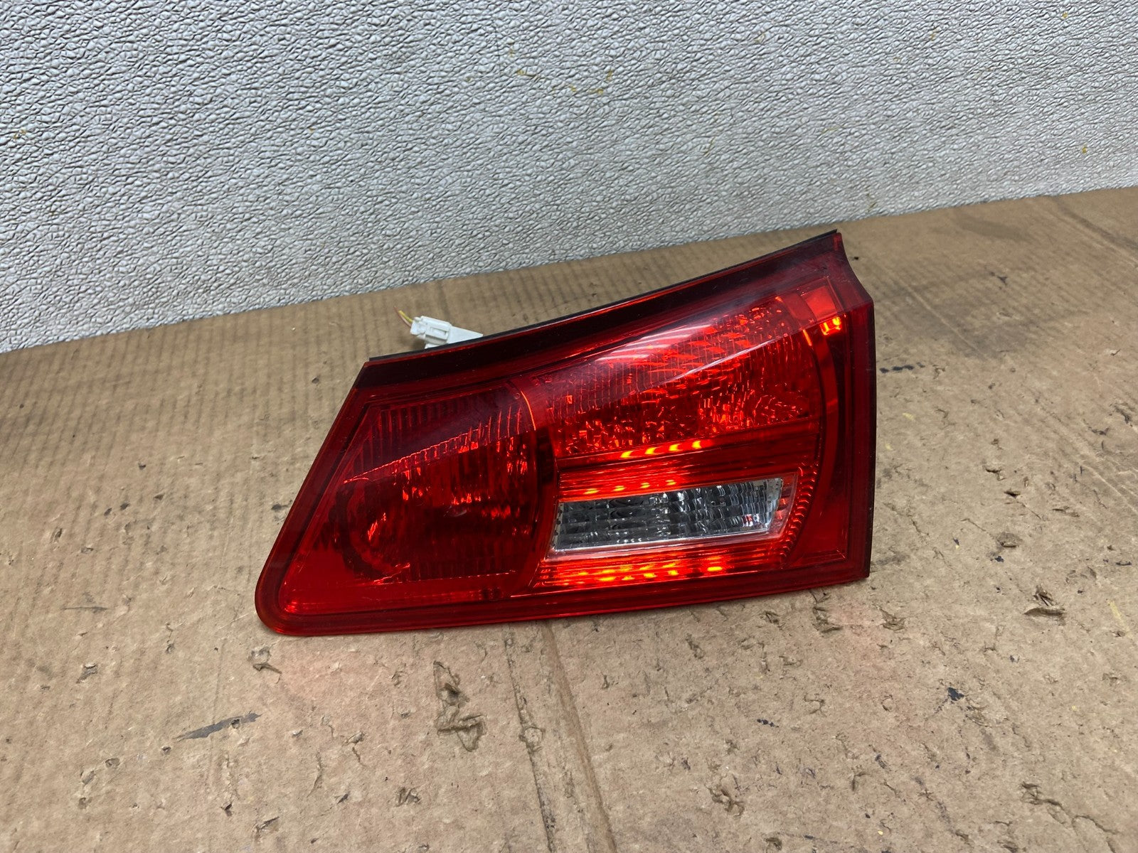2006 - 2008 Lexus Is250 Is350 Right Passenger RH Inner Tail Light Oem AA8199 LK0