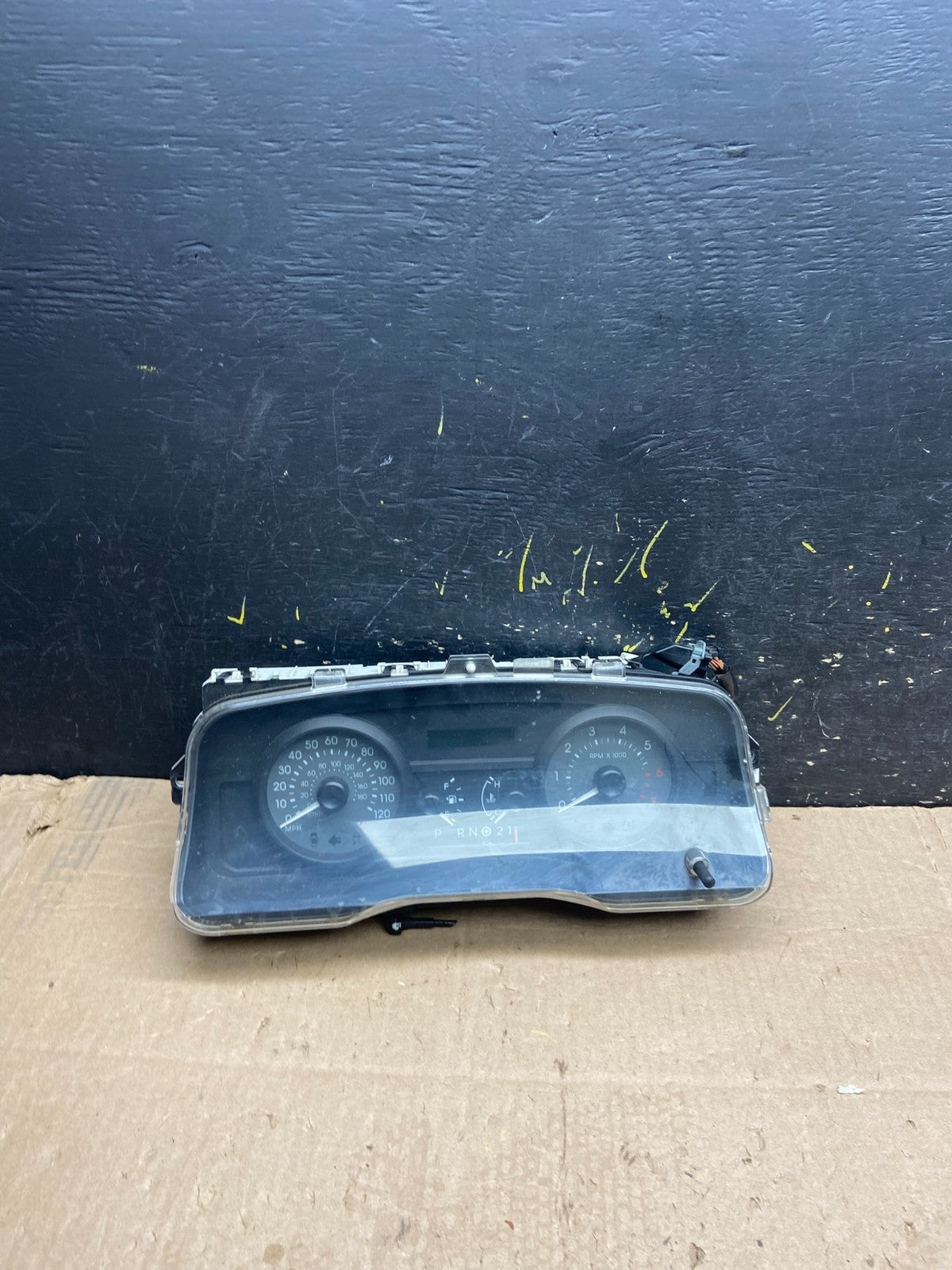 2009 to 2010 Mercury Marquis Speedometer Cluster Gauge Oem Z1586 DG0