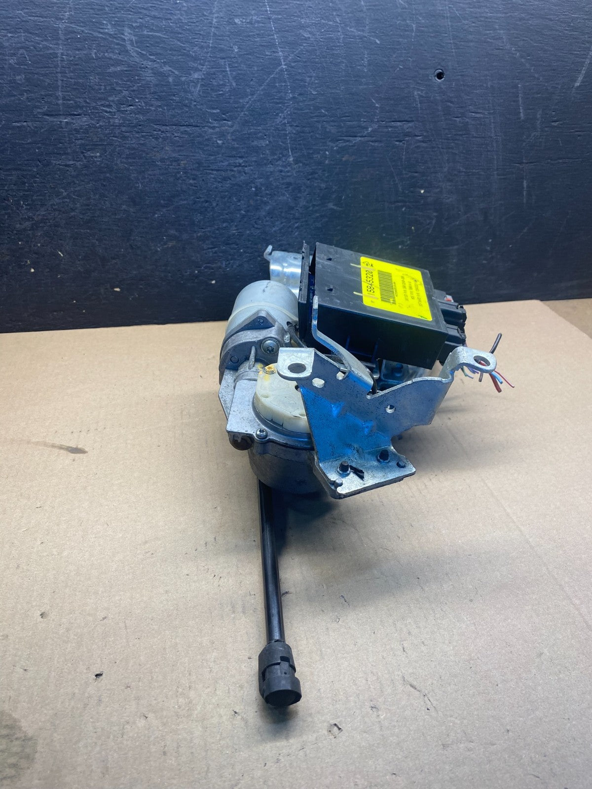 2006 Cadillac SRX Rear Gate Lid Motor Assembly W/ Auto Open Close AH3431 DG2