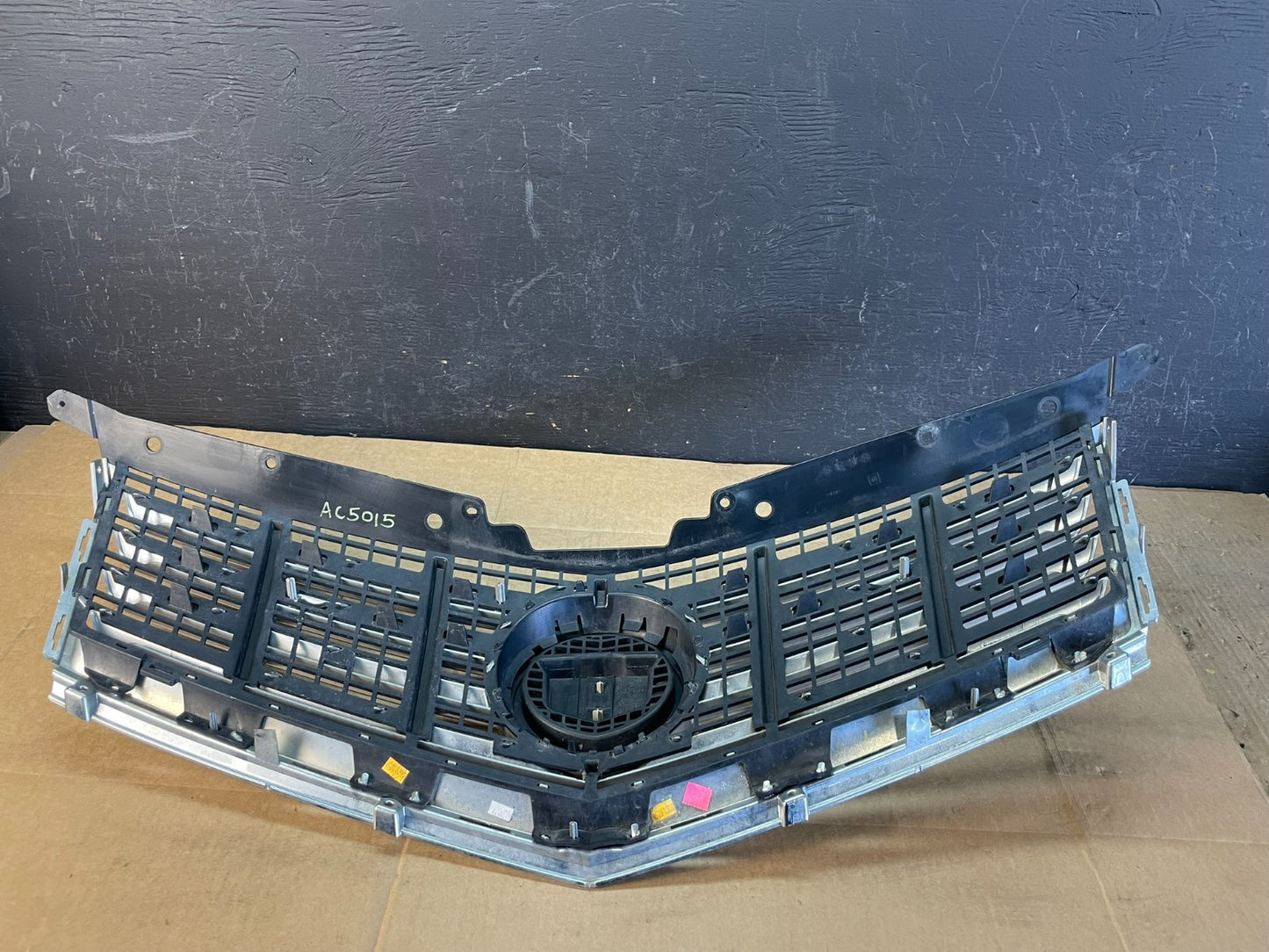 2013 to 2016 Cadillac SRX Front Upper Grille Grill AC5015 DG6