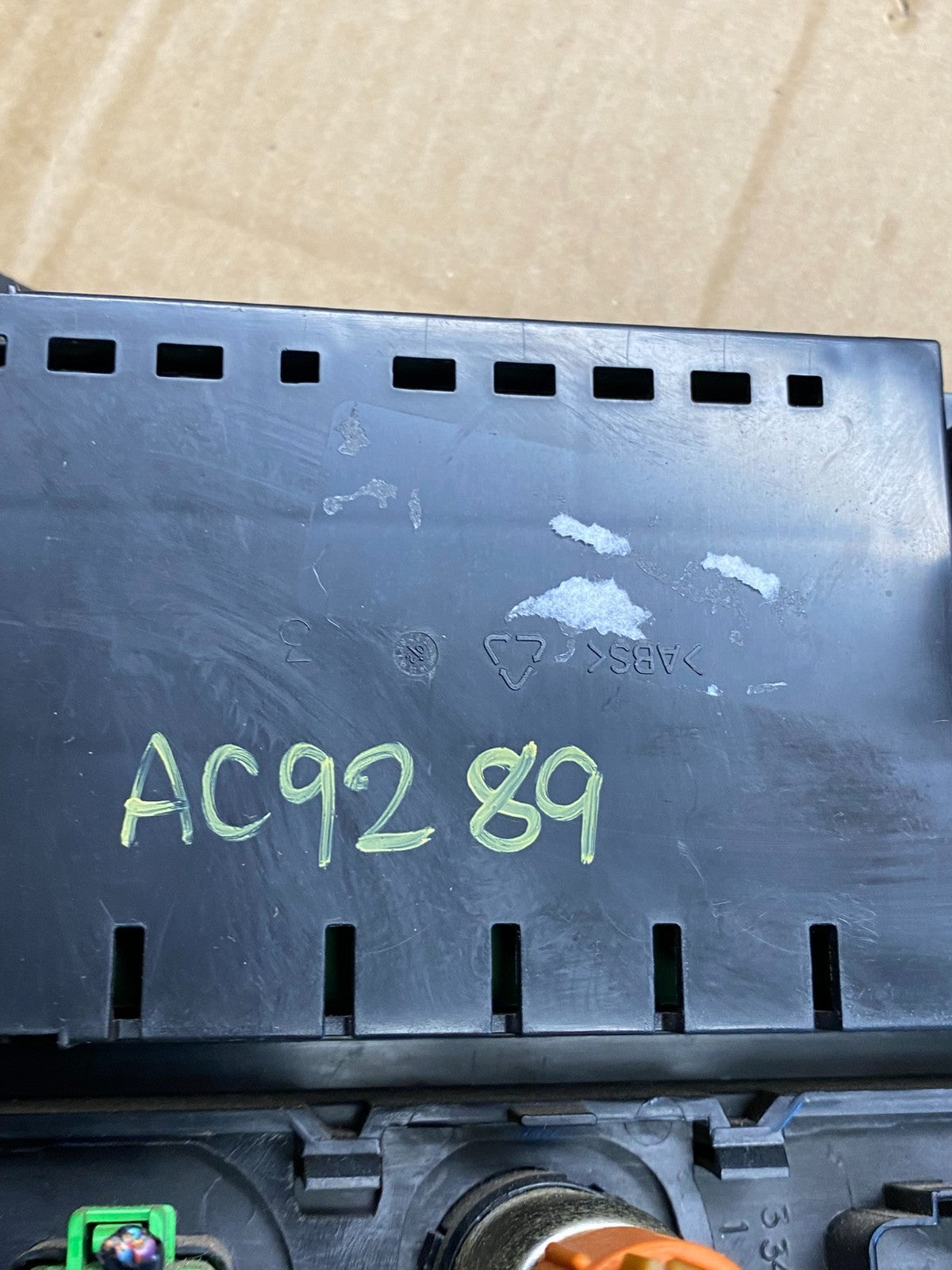 2004 to 2008 Ford F150 Radio Climate Dash Bezel Surround Black ac9289 DG6