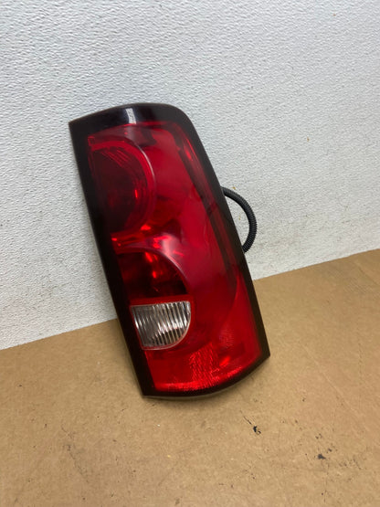 2003-2006 Chevrolet Silverado Right Passenger RH Side Tail light TYC AE3191 LK2
