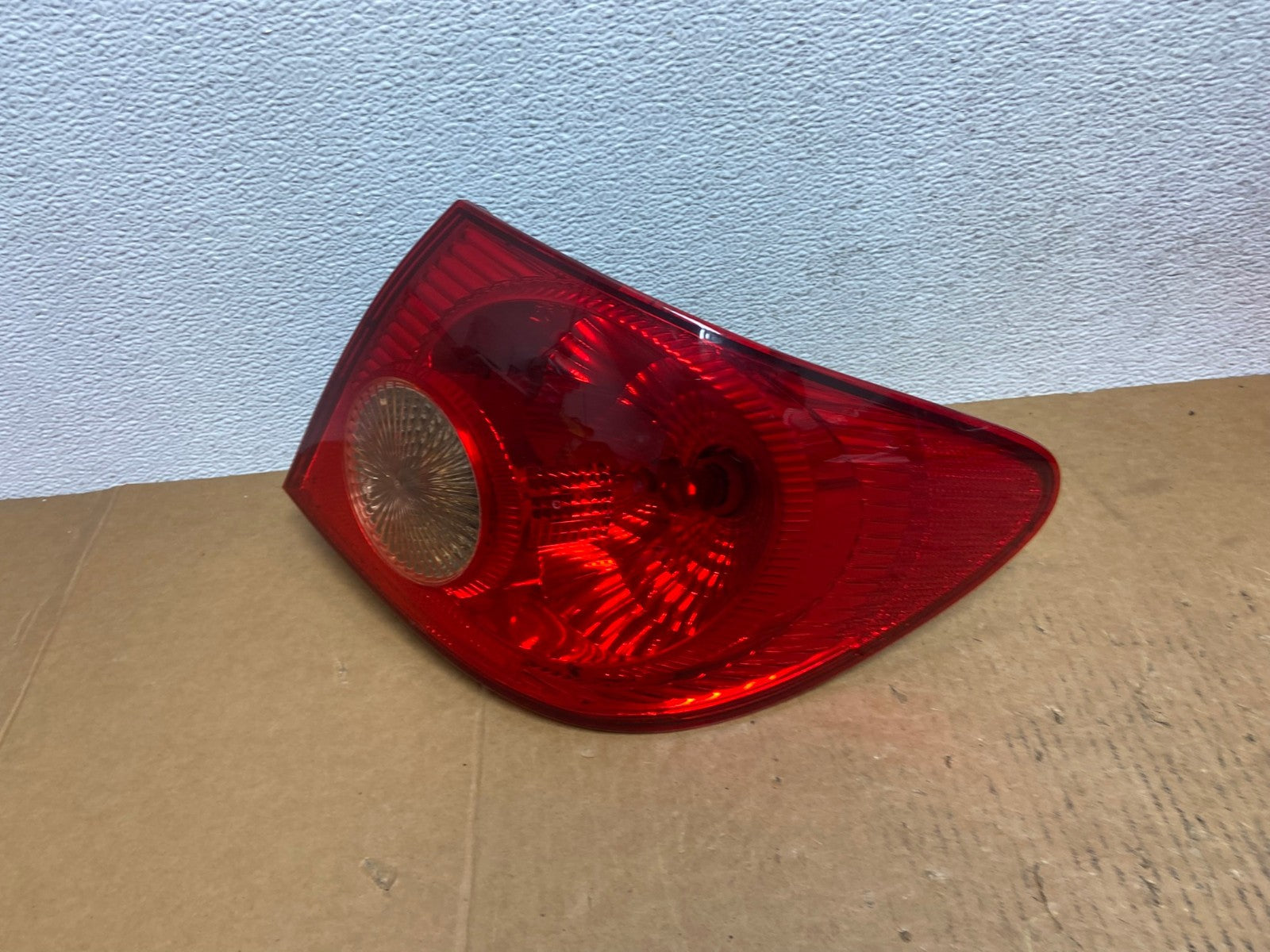 2005 - 2008 Toyota Corolla Right Passenger RH Side Tail light AE0332 LK0