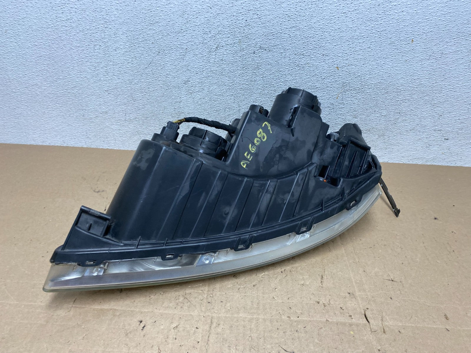 2009 to 2010 Hyundai Sonata Right Passenger RH Side Headlight Halogen AE6087 DW6