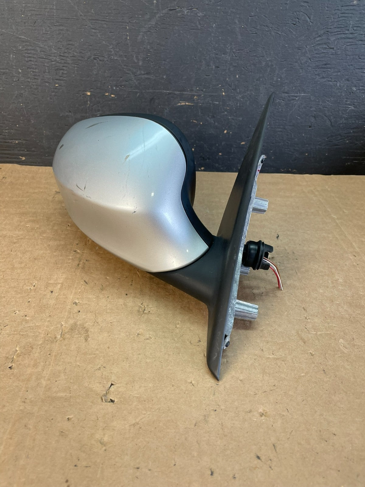 2009 to 2011 BMW 328i 335i Right Passenger Side View Door Mirror AE8561 DW1
