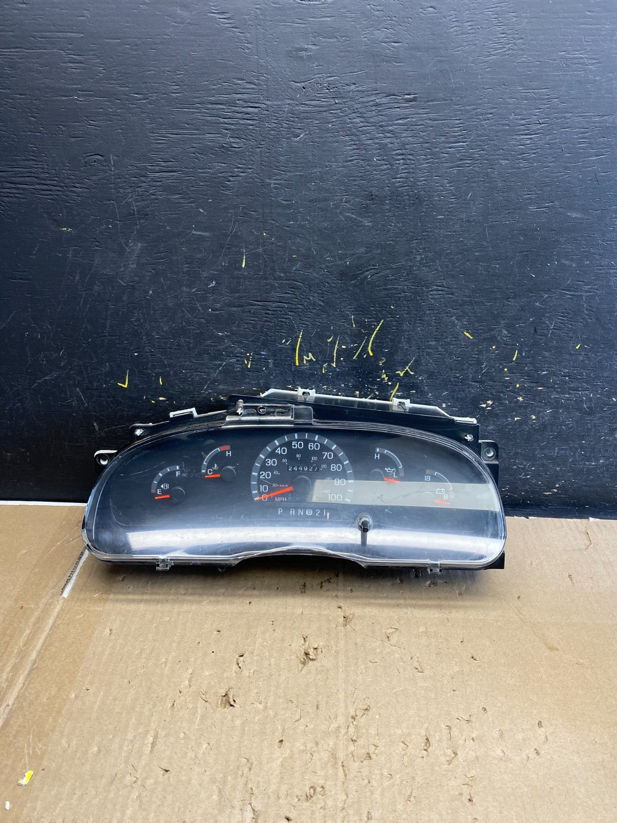 2001 - 2002 Ford Econoline E250 E350 Van Speedometer Instrument Cluster ab2182DG0