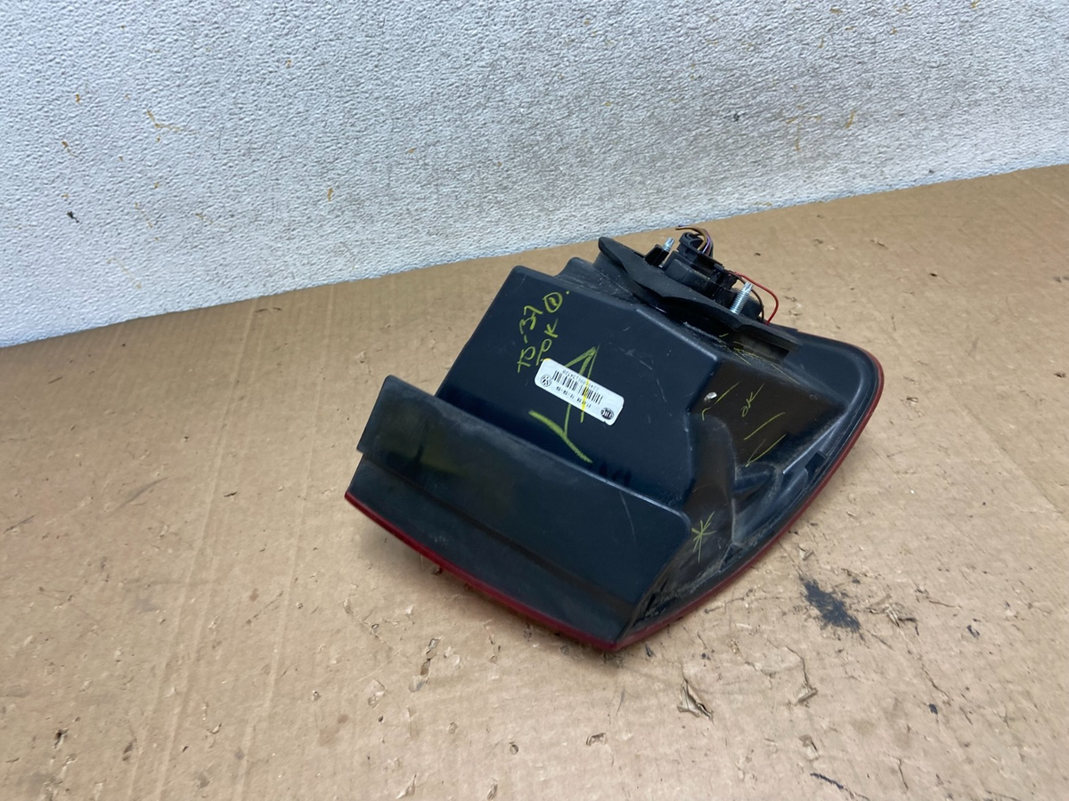2008 2009 2010 Volkswagen Jetta Right Passenger RH Side Tail Light AI9395 LK4