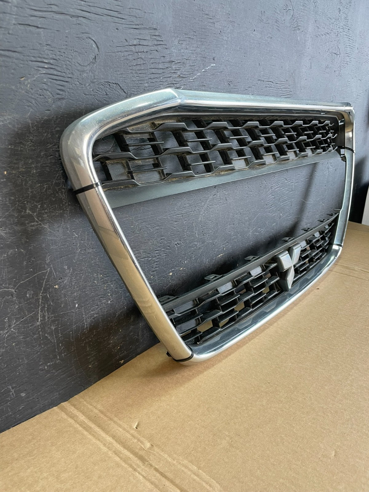 2013 to 2015 Mitsubishi Outlander Sport 6402A332 Front Bumper Grille AC99312