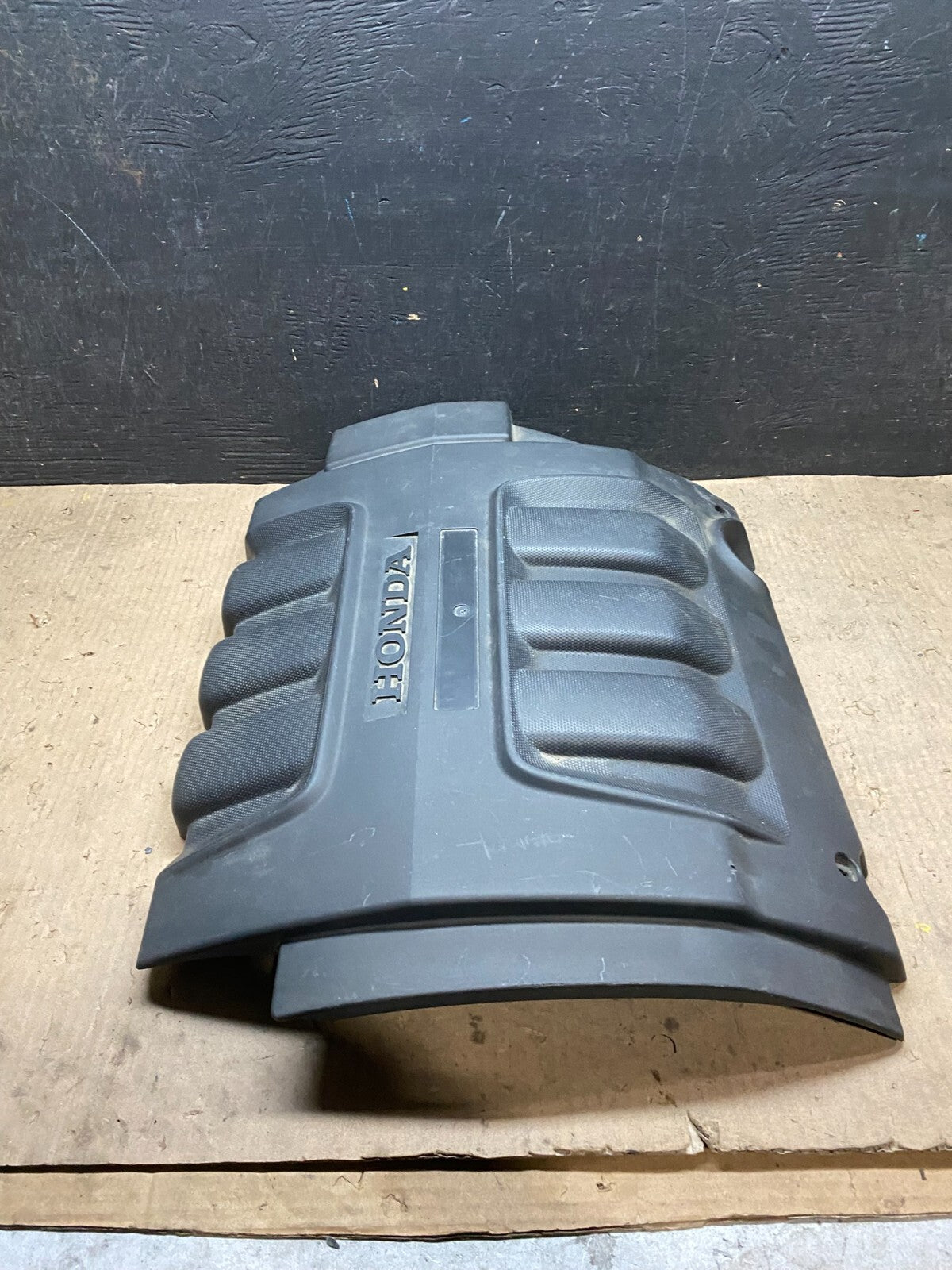2005 to 2007 Honda Odyssey Black Engine Cover OEM j1269 DG2