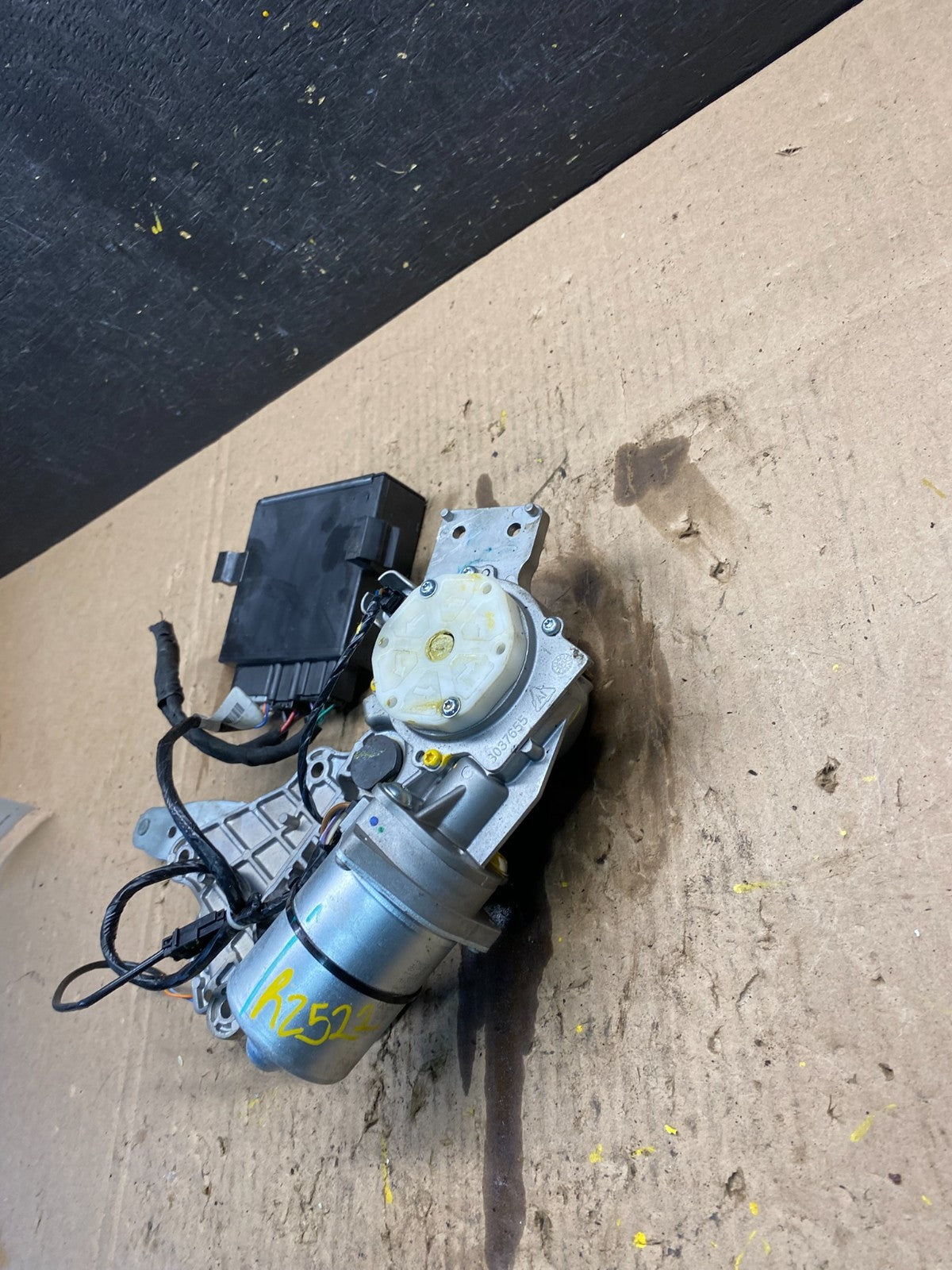 2009 to 2016 GMC Acadia Rear Trunk Liftgate Power Motor Actuator OEM S2522 DG2