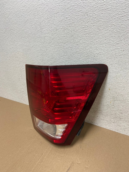 2007 to 2010 Jeep Grand Cherokee Right Passenger Tail Light AE7156 LK1