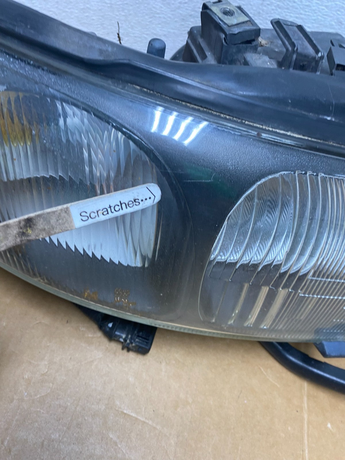 2001 2002 2003 2004 Volvo V70 XC70 Right Passenger Rh Headlight AD8900 DW3