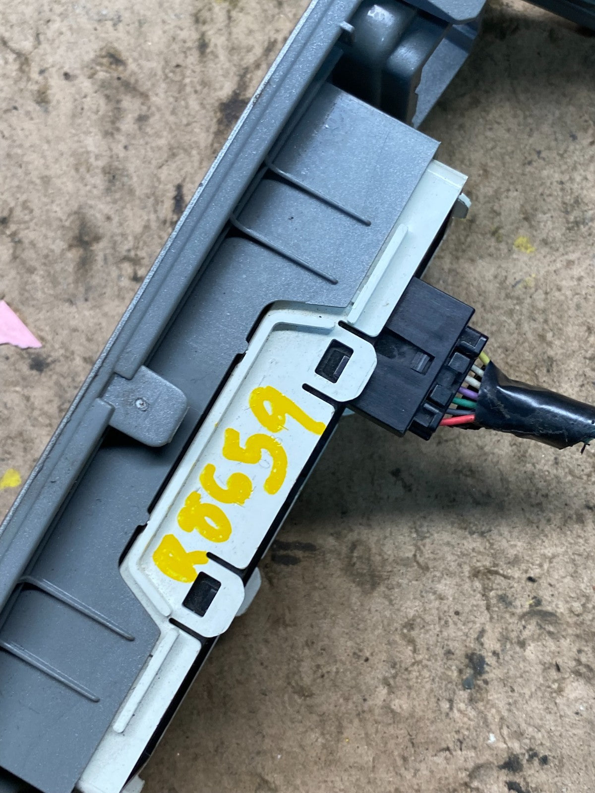 2009-2013 Toyota Corolla Dash Passenger Light Switch USB AUX Bezel R8659 DG7