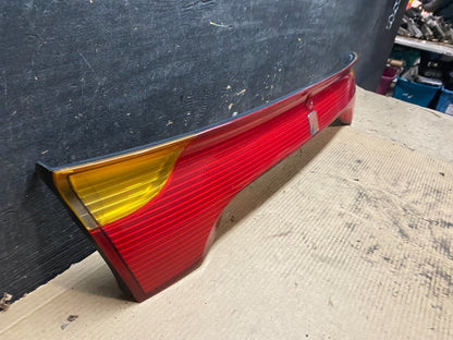 2001 to 2002 Saturn SC1 Trunk Rear Center Tail Light Panel OEM V9238 DG2