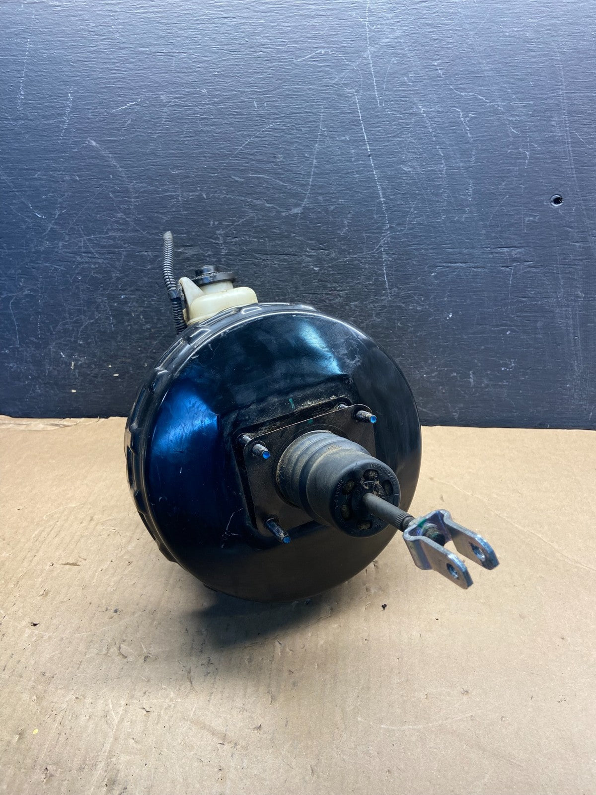 2007 to 2010 Toyota Sequoia Tundra 5.7 L Power Brake Booster Cylinder AF90673