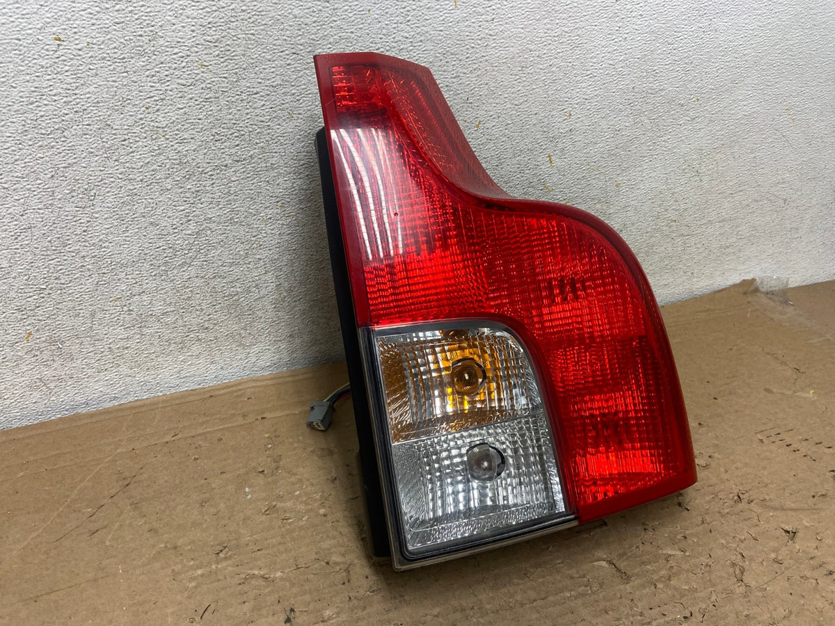 2007 to 2012 Volvo XC90 Right Passenger RH Side Lower Tail Light AH9235 LK1