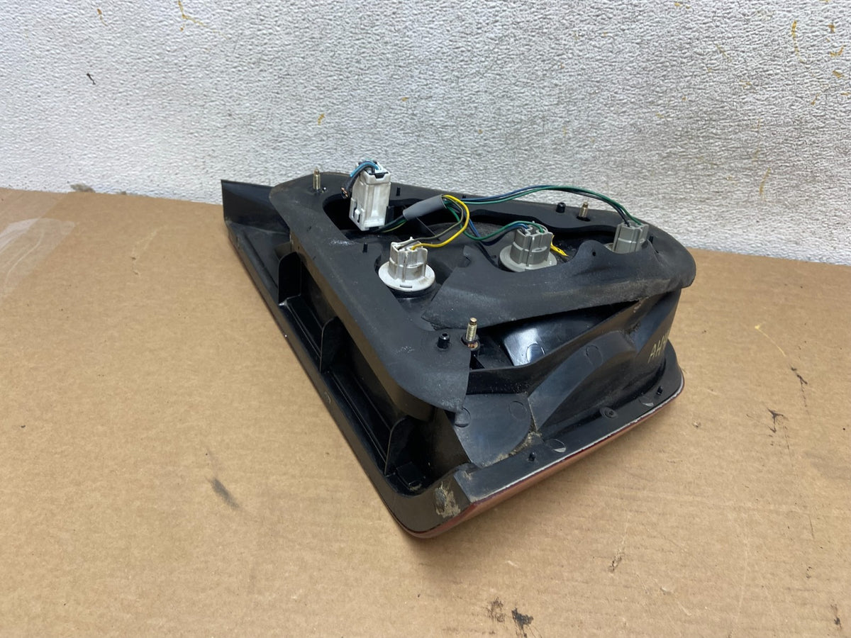 2004 to 2006 Suzuki Verona Left Driver Side Tail Light ah4464 DG5