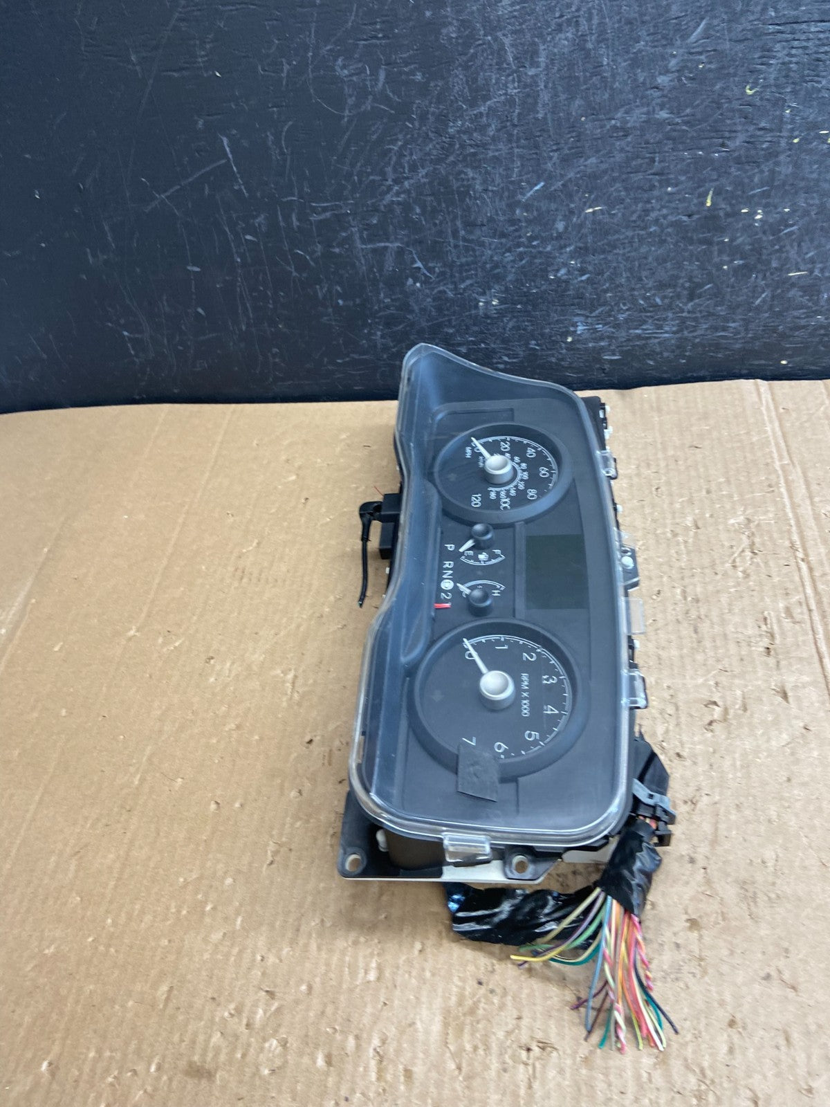 2006 to 2011 Lincoln Town Car Speedometer Gauge Cluster AE4202 DG2