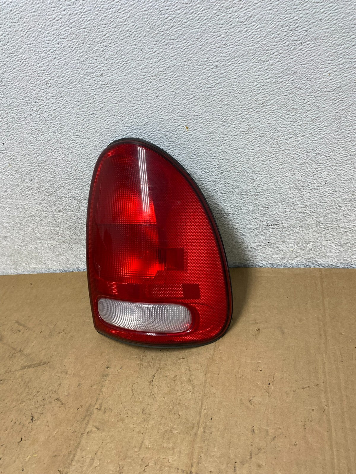 1998 to 2003 Dodge Durango Tail Light Right Passenger RH Side AD1018 LK1