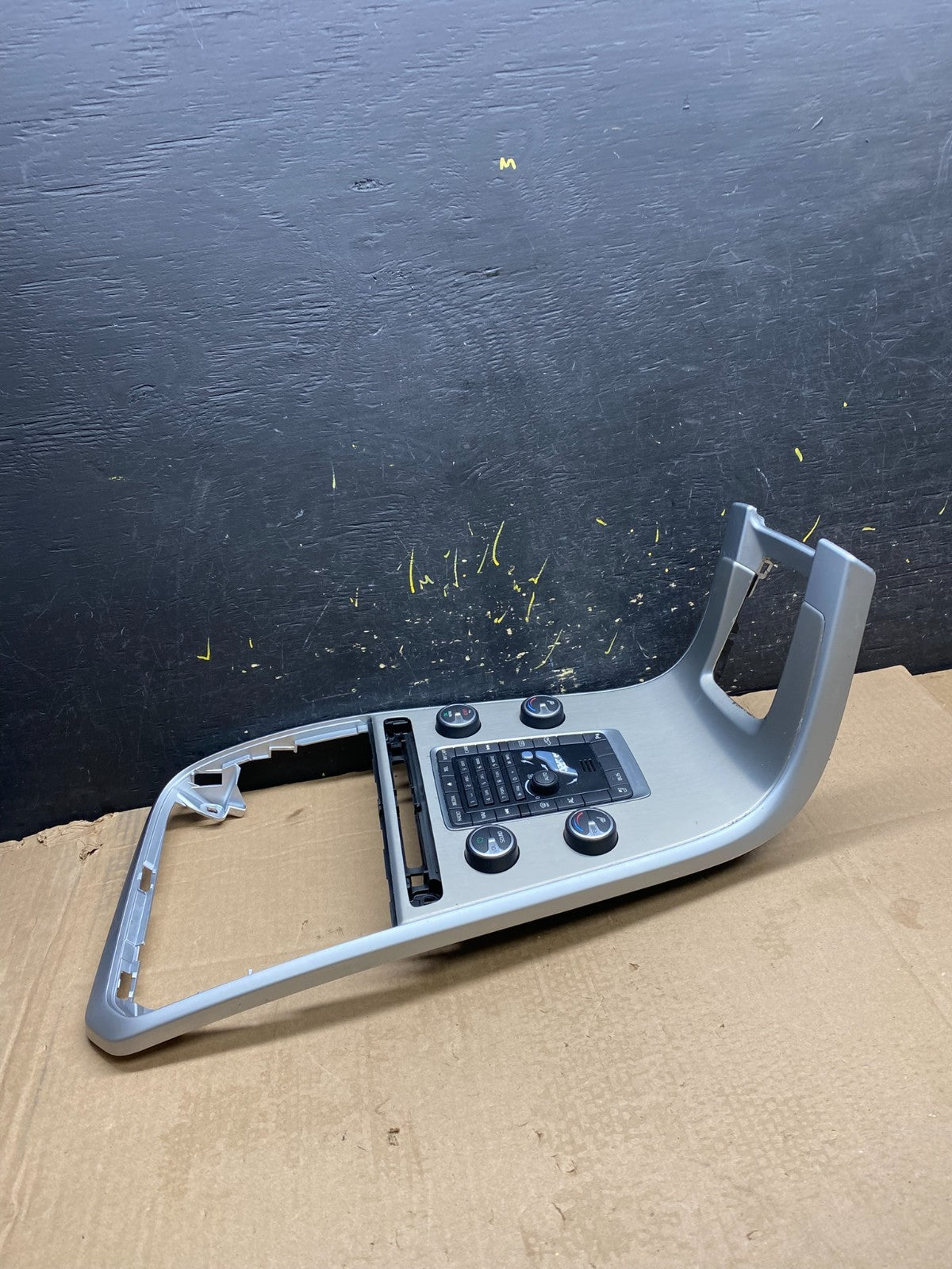 2011 to 2013 Volvo XC60 Climate Control Radio Bezel Panel Trim  Oem Y9934 DG3