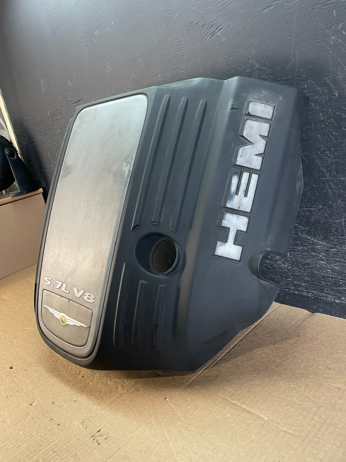 2005 to 2010 Chrysler 300 5.7L V8 Hemi Engine Motor Cover af5315 DG1