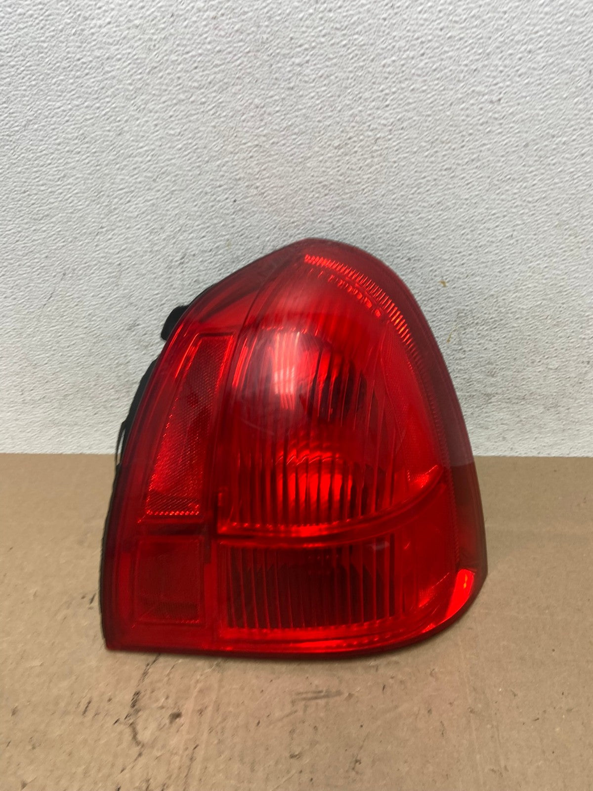 2003 to 2011 Lincoln Town Car Right Passenger Rh Tail Light AE6101 LK0