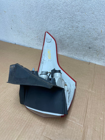 2013 to 2016 Ford Escape Left Driver LH Side Tail Light AI6881 LK5
