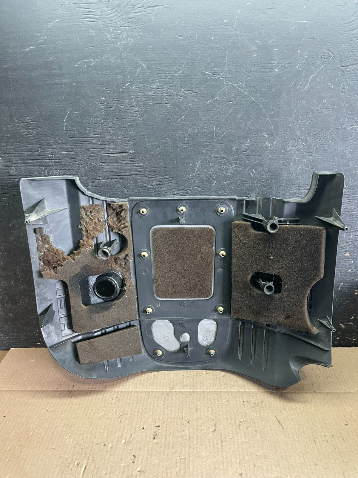 2005 to 2010 Jeep Grand Cherokee 5.7L Hemi Engine Cover Plastic Shield Z8501 DG5