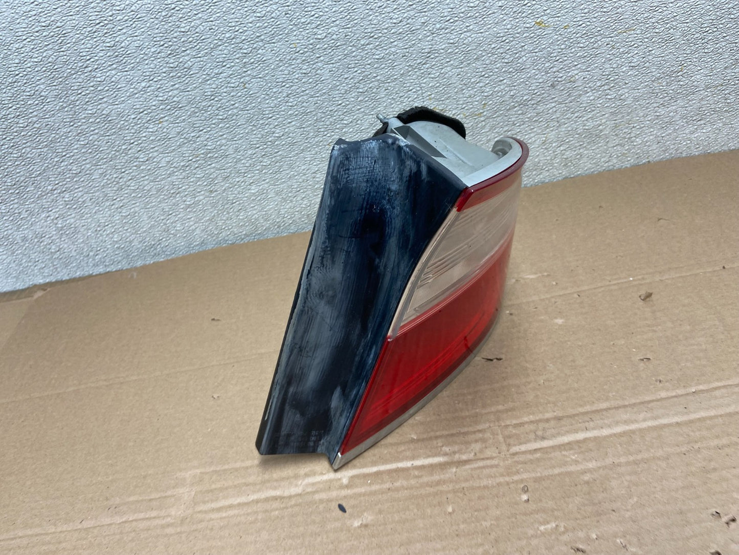 2008 to 2009 Subaru Legacy Right Passenger RH Side Tail Light OEM AB1294 LK2