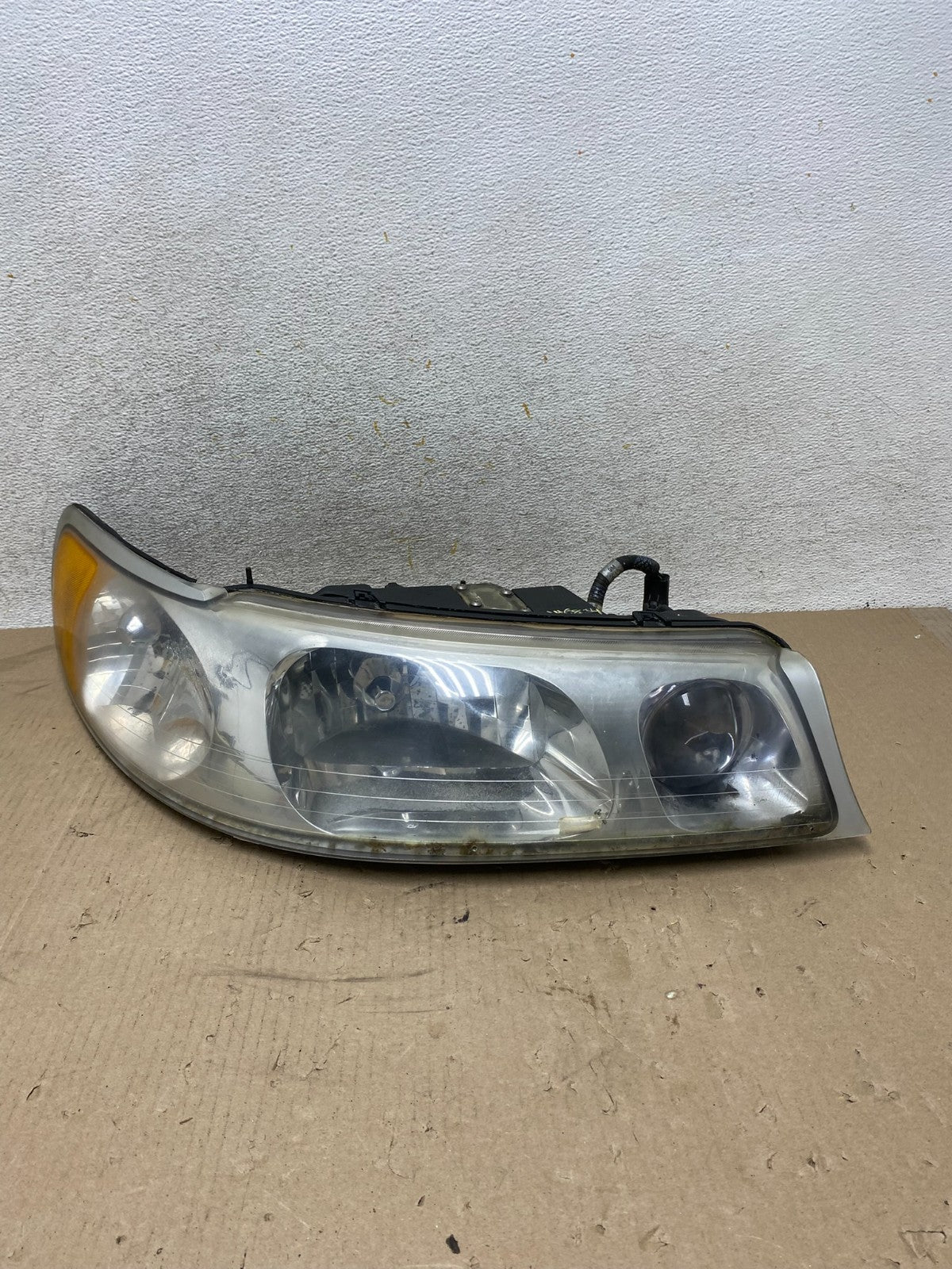 1999-2001 Lincoln & Town Car Right Passenger RH Headlight Halogen AH6834 DW0